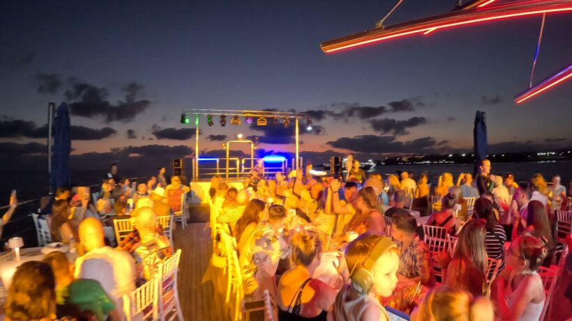 Ocean Vision yacht party fireworks & show night (All Inclusive) - Image 7